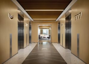 Sảnh thang văn phòng – nơi ghi dấu ấn đầu tiên – elevator lobby